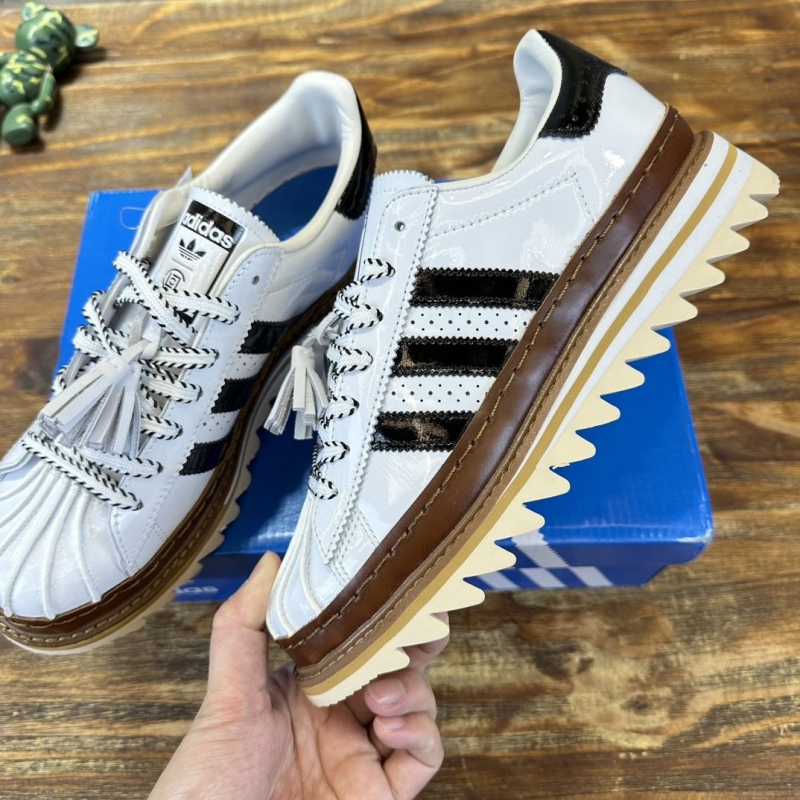 Adidas Sneakers